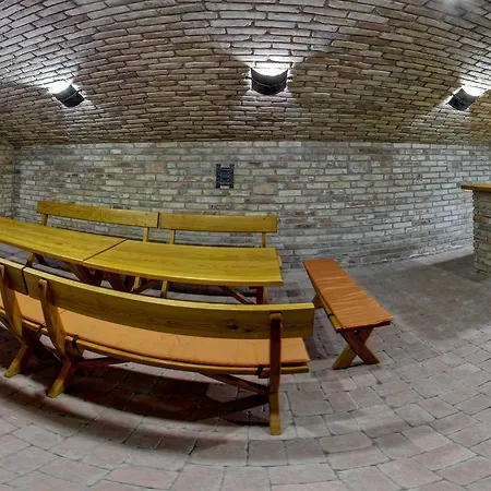 Kratochvil 3* Dolne Dunajovice