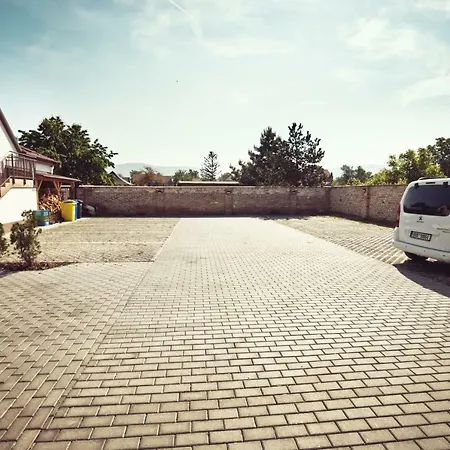 Kratochvíl 3* Dolní Dunajovice